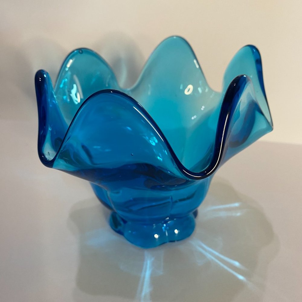 L.E. Smith Blue Small Stretch Glass Bowl Vintage